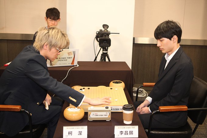 俄罗斯圣彼得堡市发生一起爆炸事故 多人受伤
